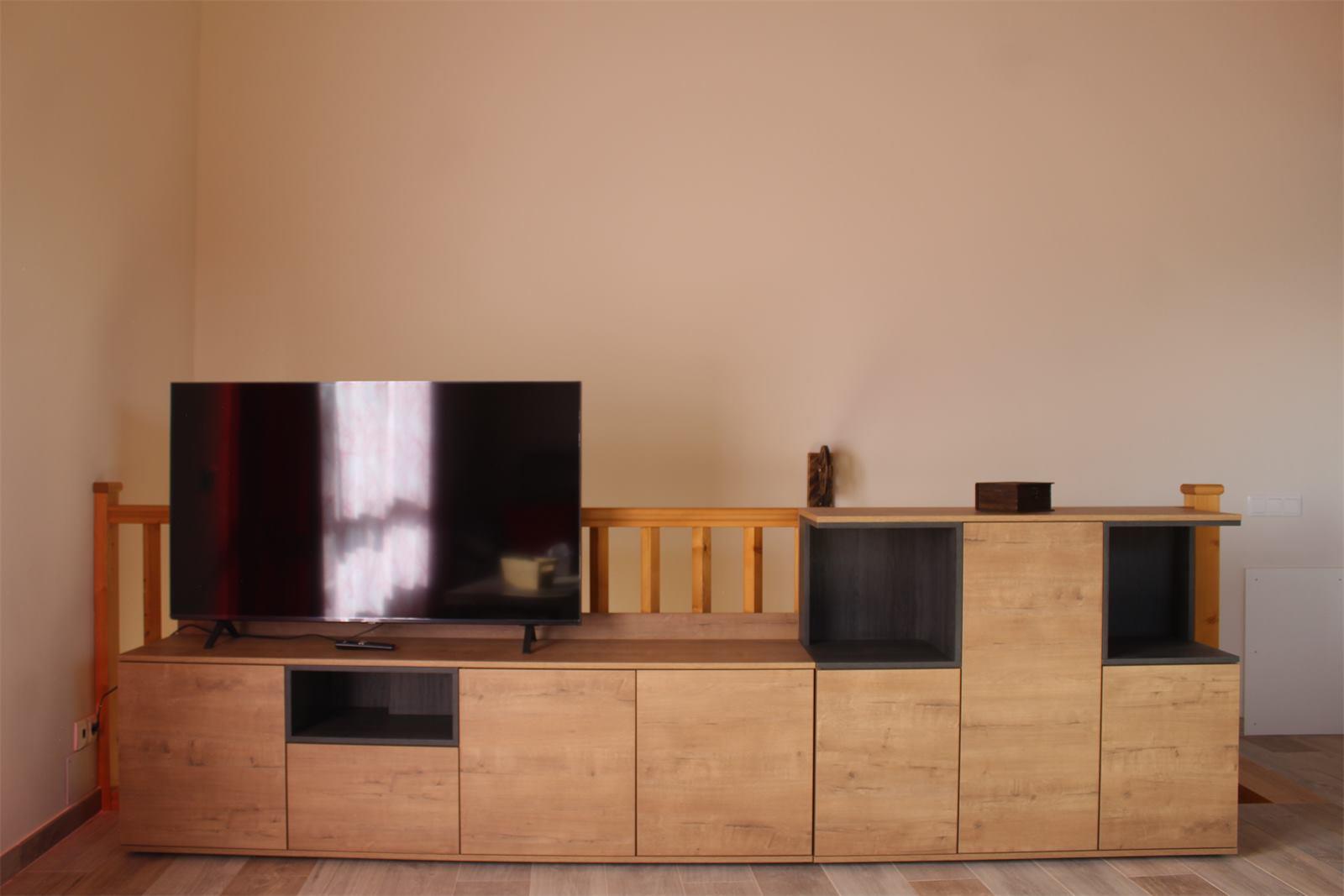 Ambiente local en Robleda-Cervantes junto a El Cardo